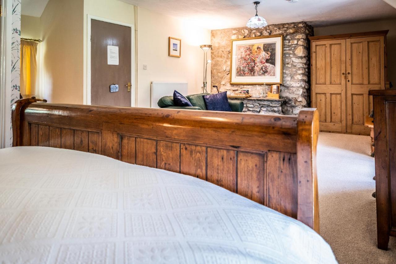 Ty Mawr Country Hotel & Restaurant Carmarthen Extérieur photo