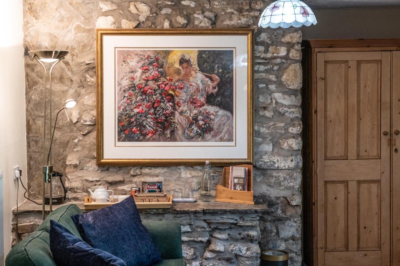 Ty Mawr Country Hotel & Restaurant Carmarthen Extérieur photo