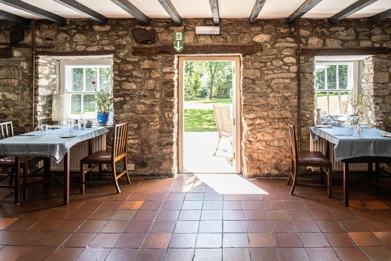 Ty Mawr Country Hotel & Restaurant Carmarthen Extérieur photo