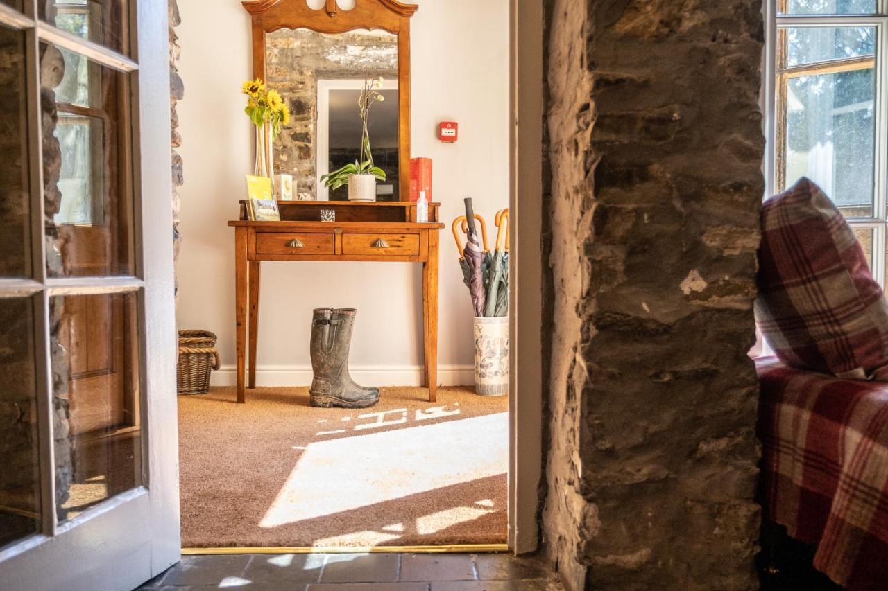 Ty Mawr Country Hotel & Restaurant Carmarthen Extérieur photo