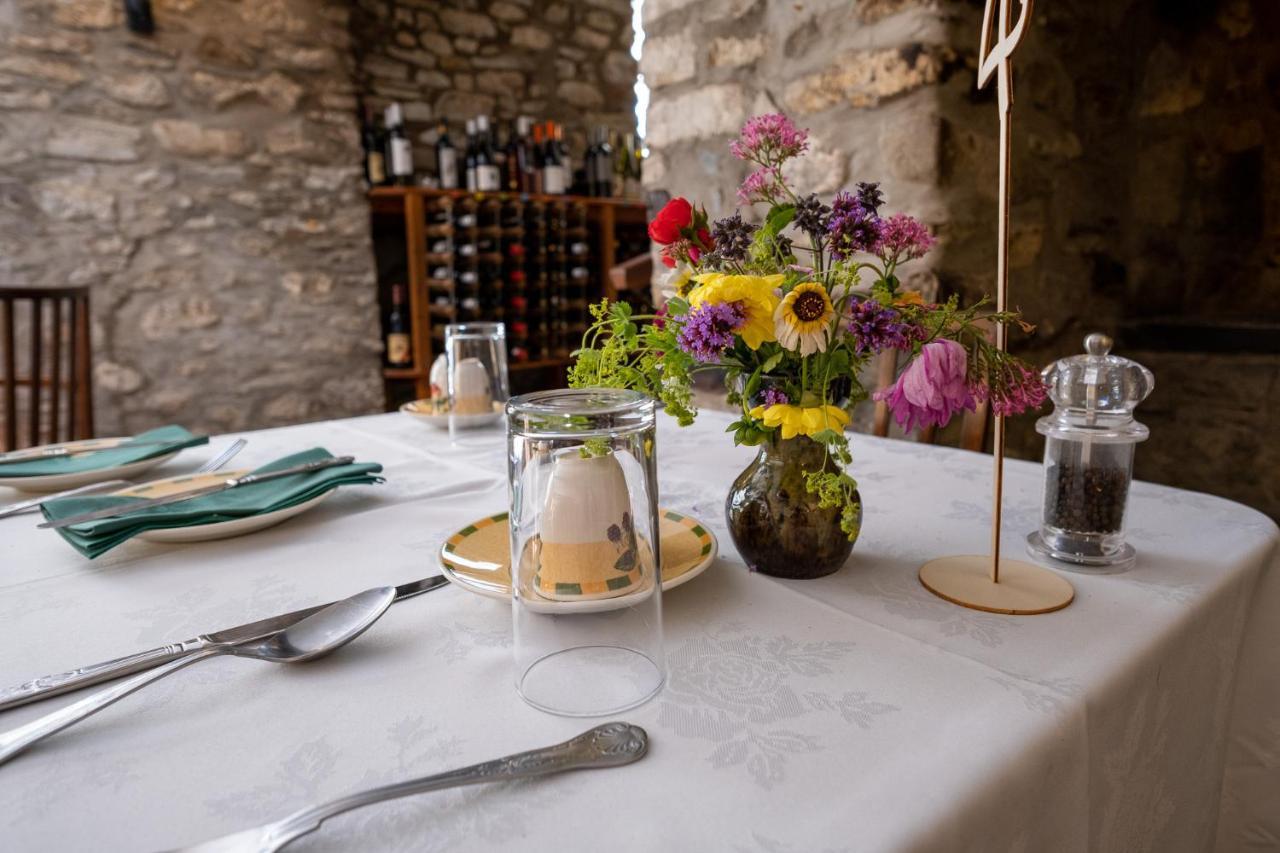 Ty Mawr Country Hotel & Restaurant Carmarthen Extérieur photo