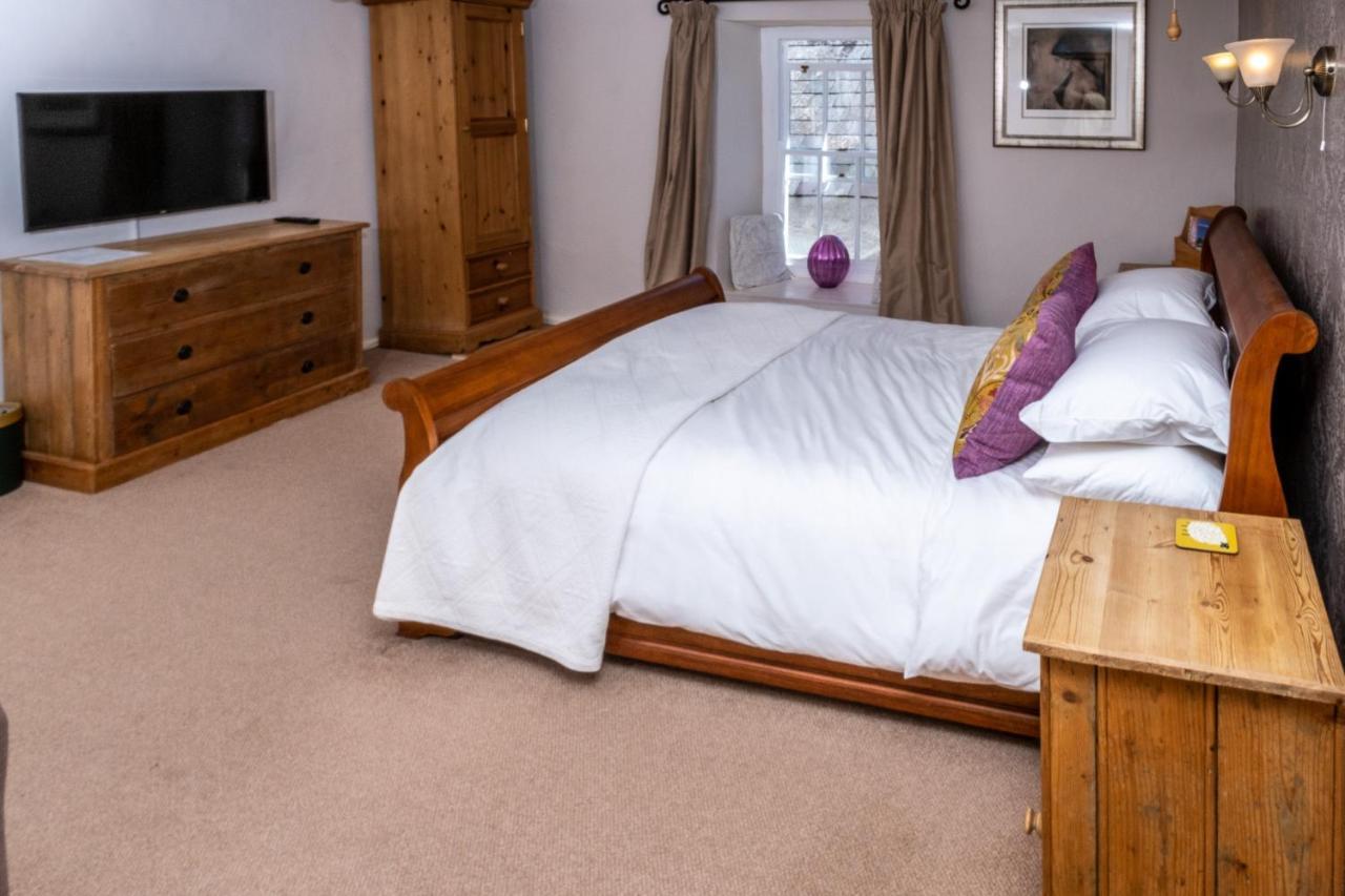 Ty Mawr Country Hotel & Restaurant Carmarthen Extérieur photo