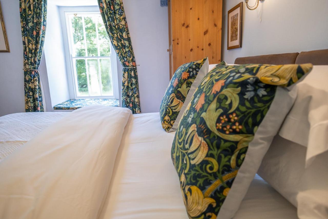 Ty Mawr Country Hotel & Restaurant Carmarthen Extérieur photo