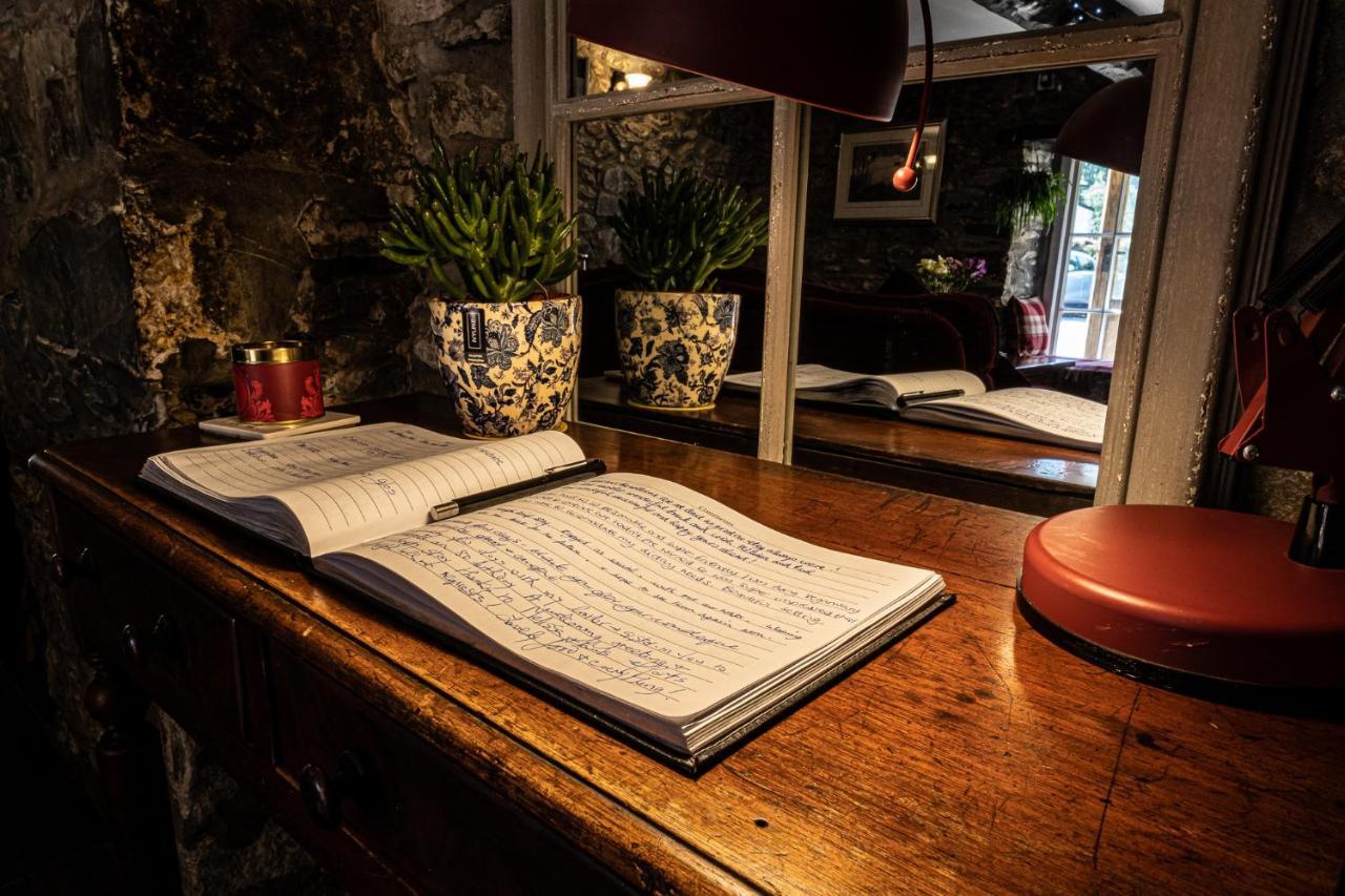 Ty Mawr Country Hotel & Restaurant Carmarthen Extérieur photo