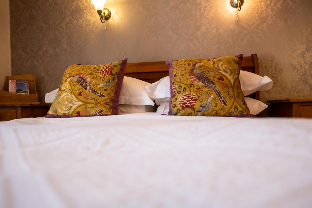 Ty Mawr Country Hotel & Restaurant Carmarthen Extérieur photo