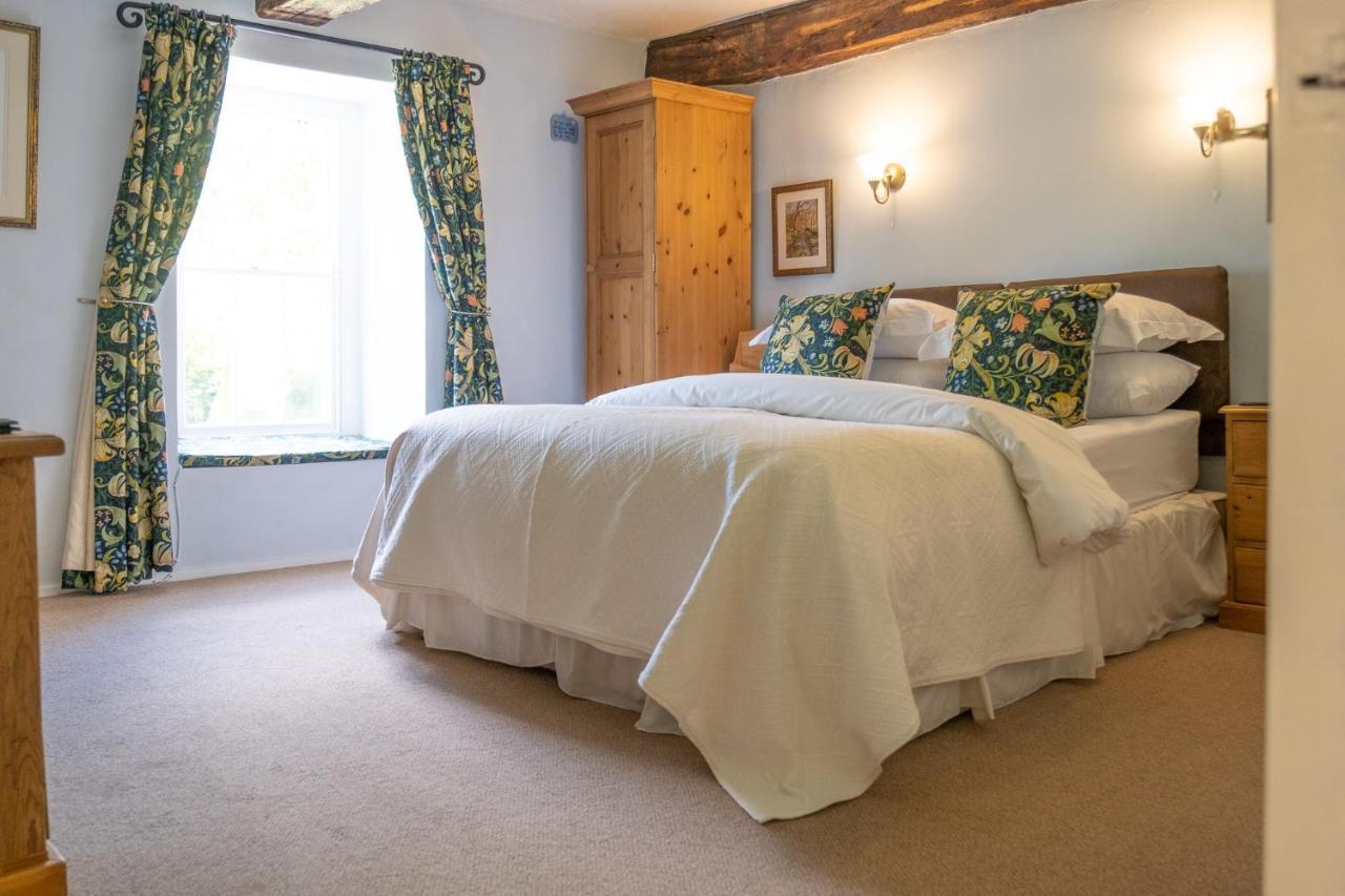 Ty Mawr Country Hotel & Restaurant Carmarthen Extérieur photo