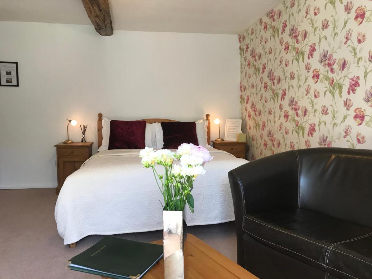 Ty Mawr Country Hotel & Restaurant Carmarthen Extérieur photo